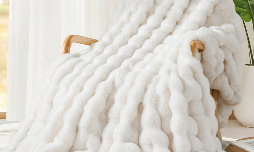 Touchat Luxury 1000GSM Faux Rabbit Fur Throw Blanket, Super Heavy Warm Cozy Blankets for Couch Bed Sofa, Bubble Plush Fuzzy Elegant Soft Reversible Mink Blanket for Living Room Bedroom, Cream White White Throw-50"x60" product image