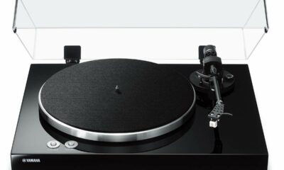 YAMAHA TT-S303 Hi-Fi Vinyl Belt Drive Turntable – Piano Black product image