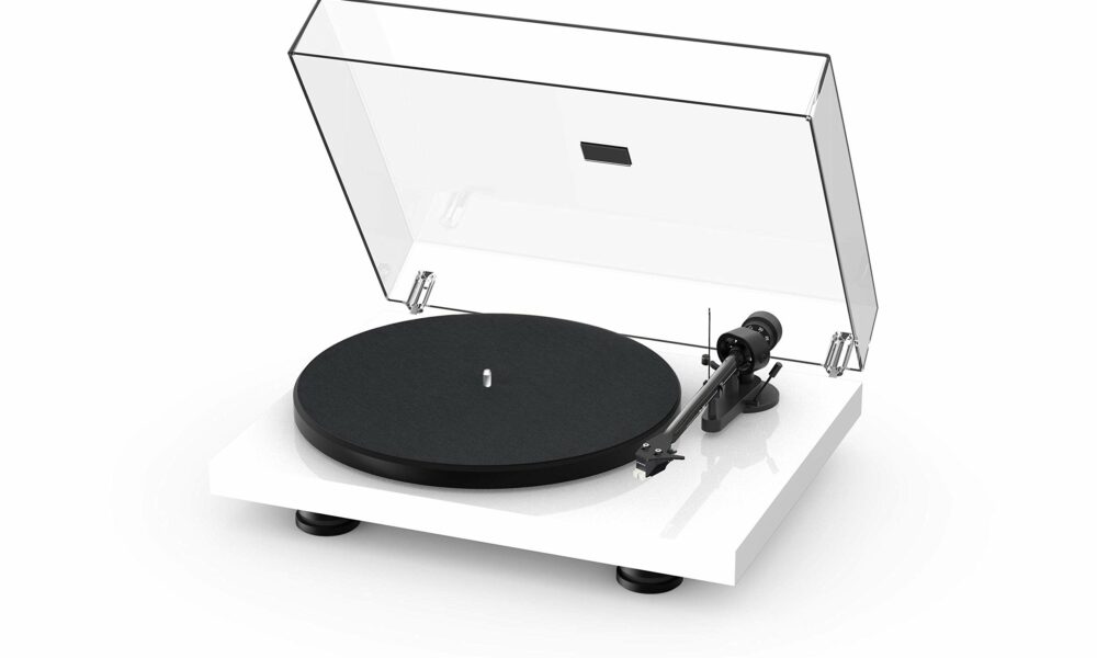 Pro-Ject Debut Carbon Evolution Audiophile Turntable with Carbon Fiber Tonearm - White Gloss Gloss White product image