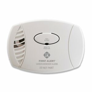 First Alert Carbon Monoxide Detector, Plug-In Alarm with Test & Silence Button, CO600, White, 1-Pack 1-Pack Alarm product image