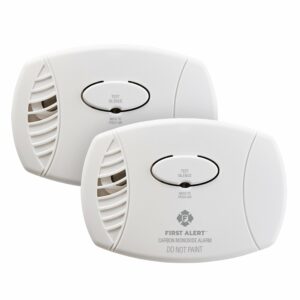 FIRST ALERT Carbon Monoxide Detector, No Outlet Required, Battery Operated, CO400, White, 2 Count (Pack of 1) 2 Count (Pack of 1) Detector product image