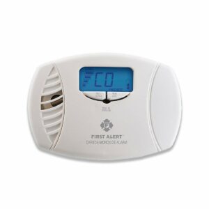 First Alert CO615 Dual-Power Plug-In Carbon Monoxide Detector with Battery Backup and Digital Display, White 1 pack Plug in Alarm with Digital Display Alarm product image